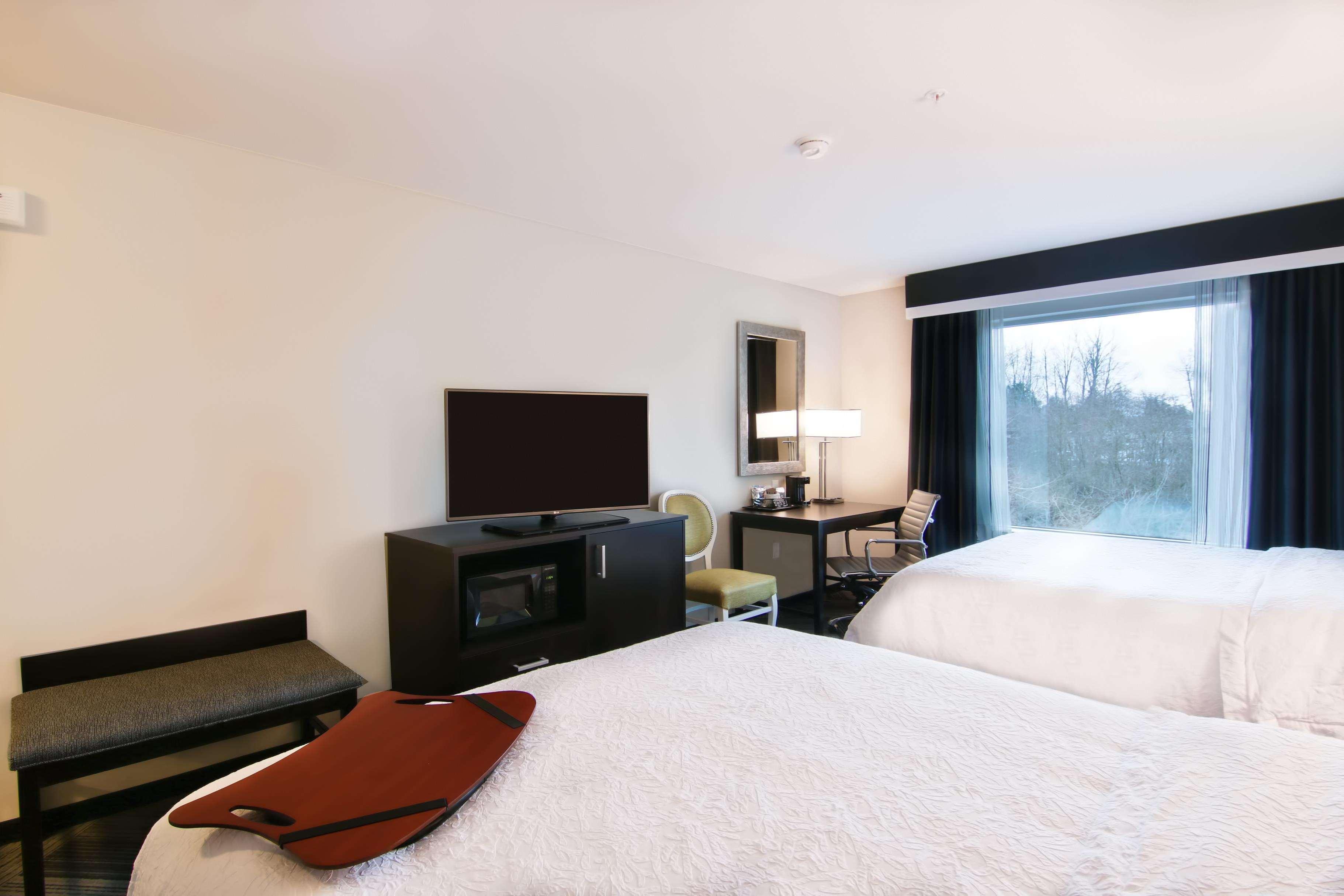 Hampton Inn & Suites Bellevue Downtown/Seattle Bagian luar foto