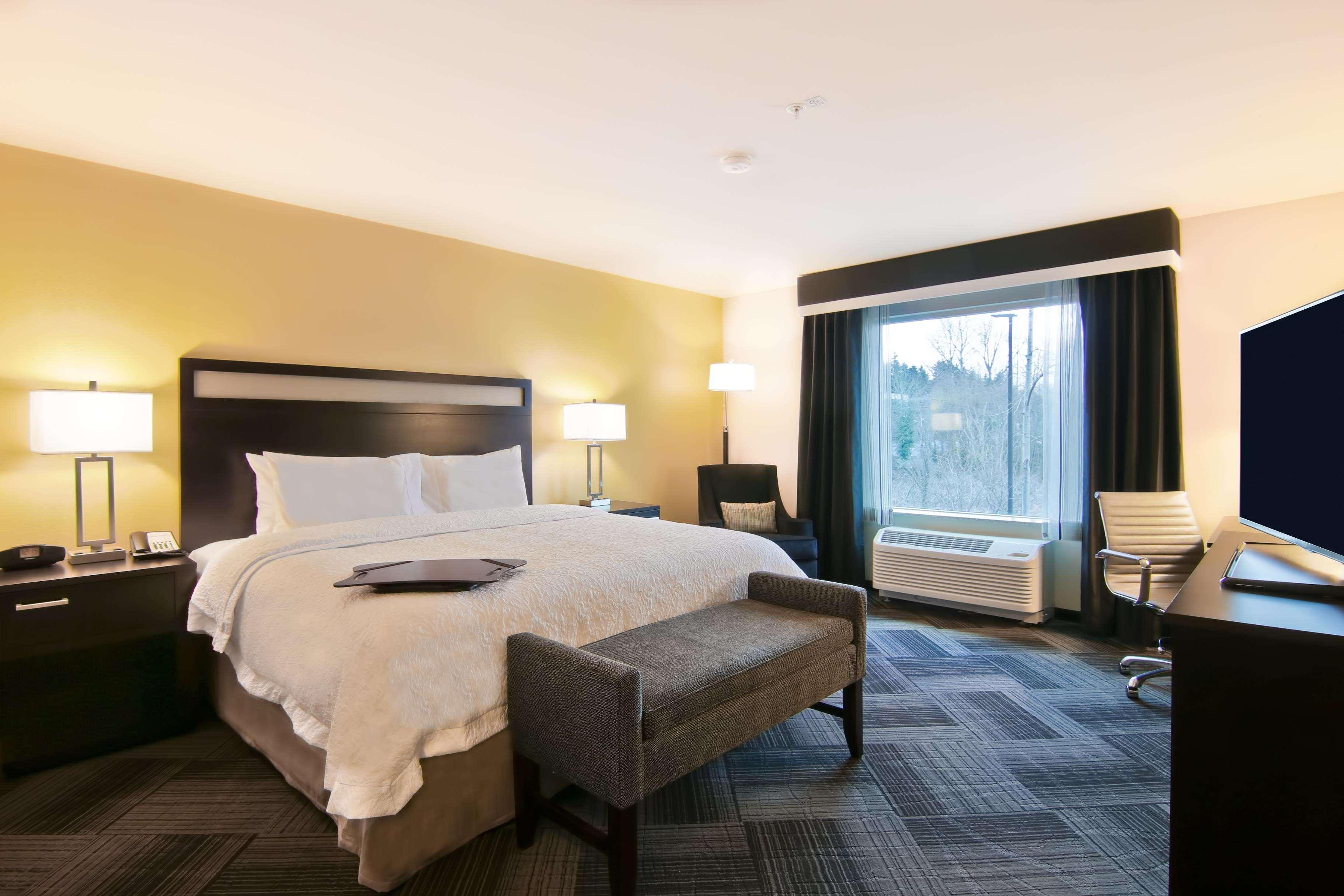 Hampton Inn & Suites Bellevue Downtown/Seattle Bagian luar foto
