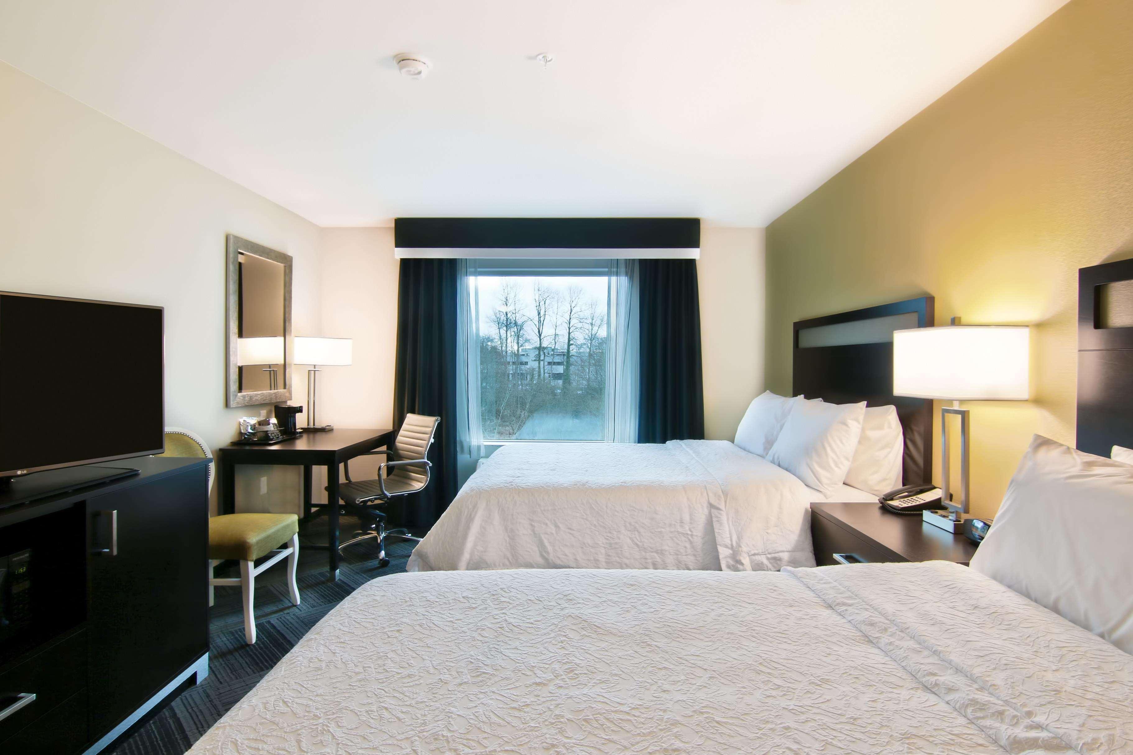 Hampton Inn & Suites Bellevue Downtown/Seattle Bagian luar foto