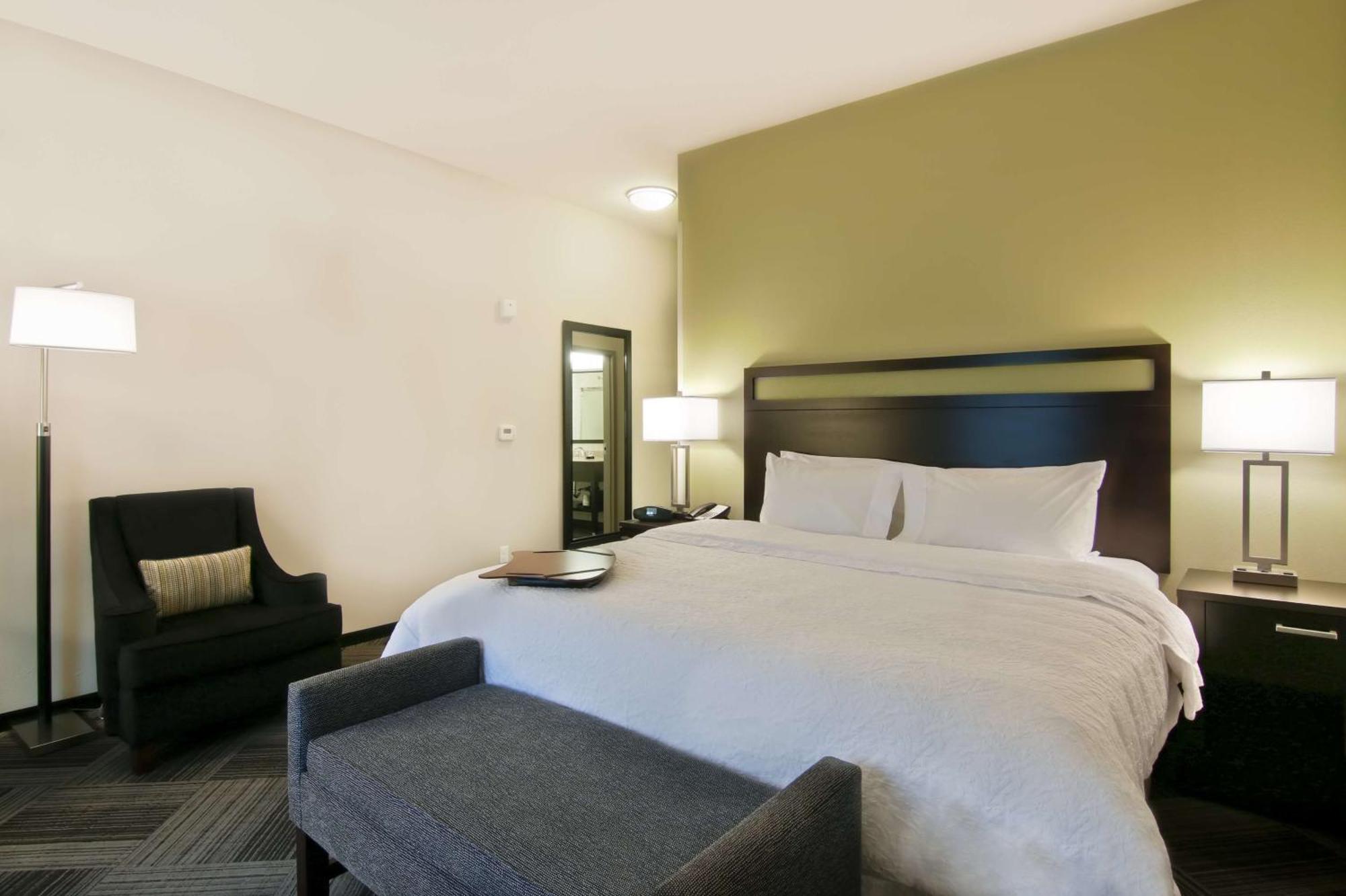 Hampton Inn & Suites Bellevue Downtown/Seattle Bagian luar foto