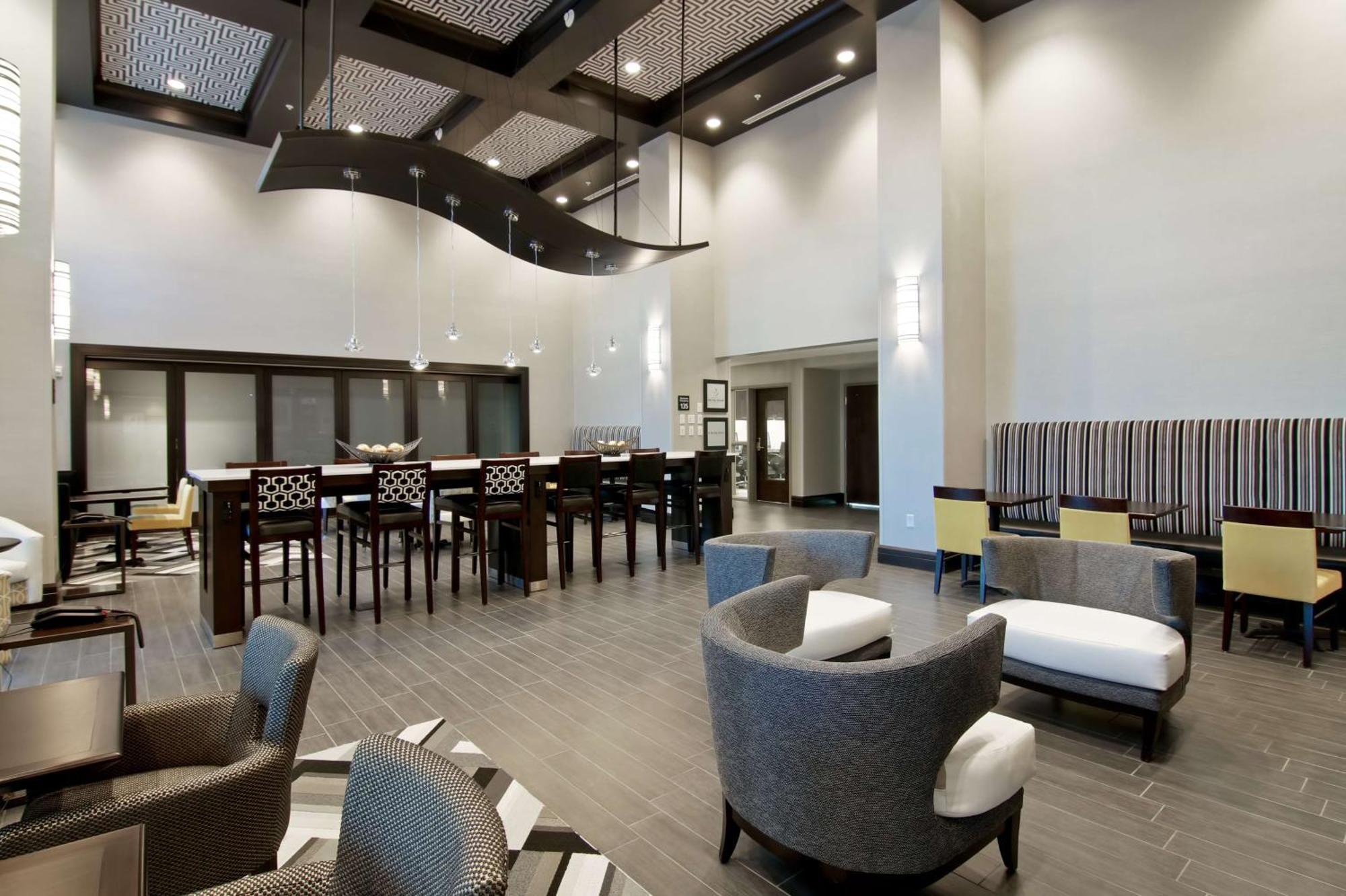 Hampton Inn & Suites Bellevue Downtown/Seattle Bagian luar foto