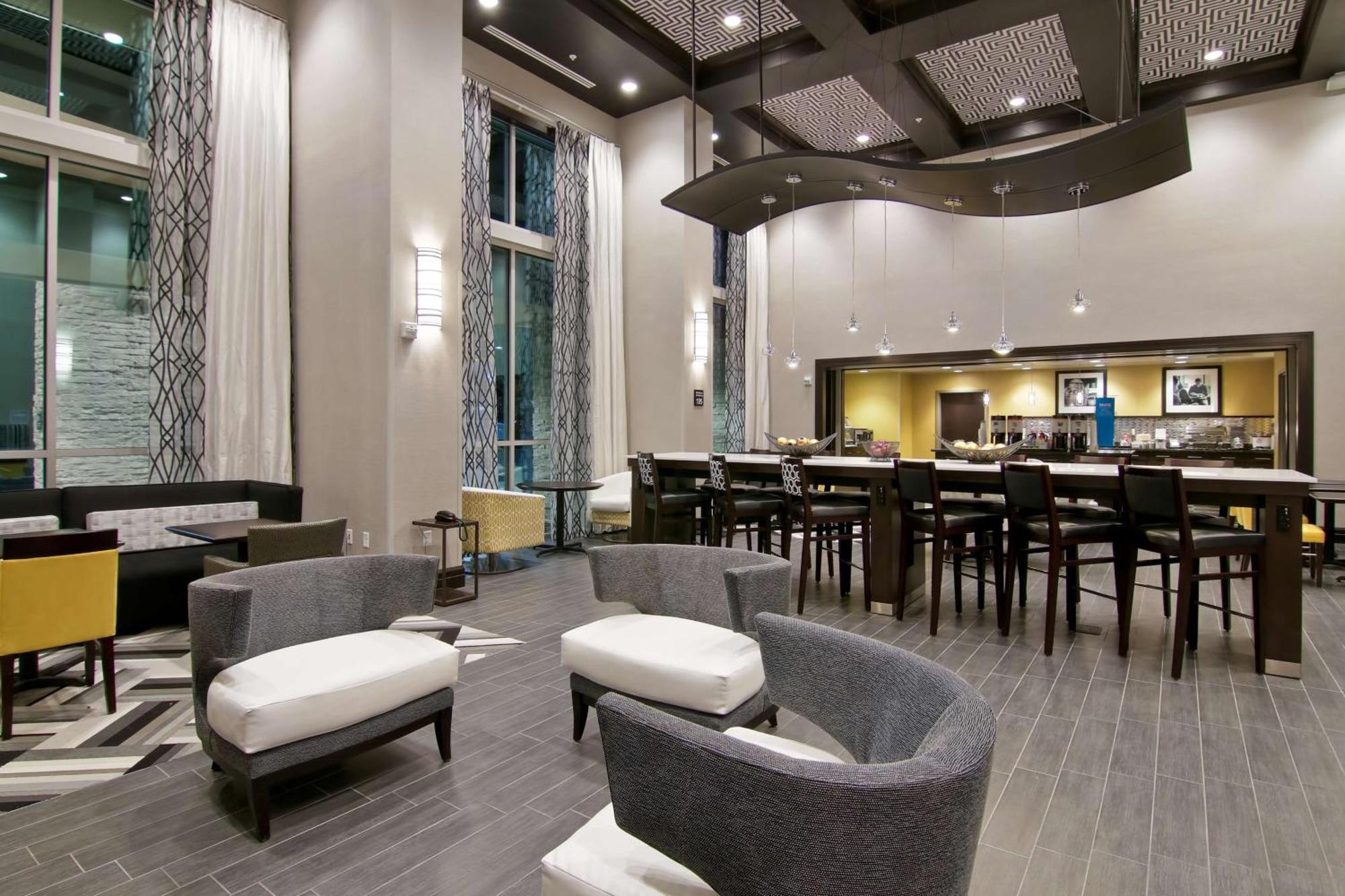 Hampton Inn & Suites Bellevue Downtown/Seattle Bagian luar foto
